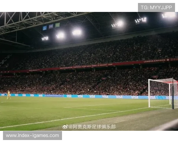 切尔西对阿贾克斯泰勒红牌致阿贾克斯早早减员陷入劣势